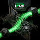 Visualizzazione astratta di nodi e percorsi di dati con una barriera centrale che si apre, simboleggiando la configurazione dei pagamenti sbloccata e il flusso continuo, con luce verde neon. Copertina quadrata IFG eCOMMERCE con solo logo.